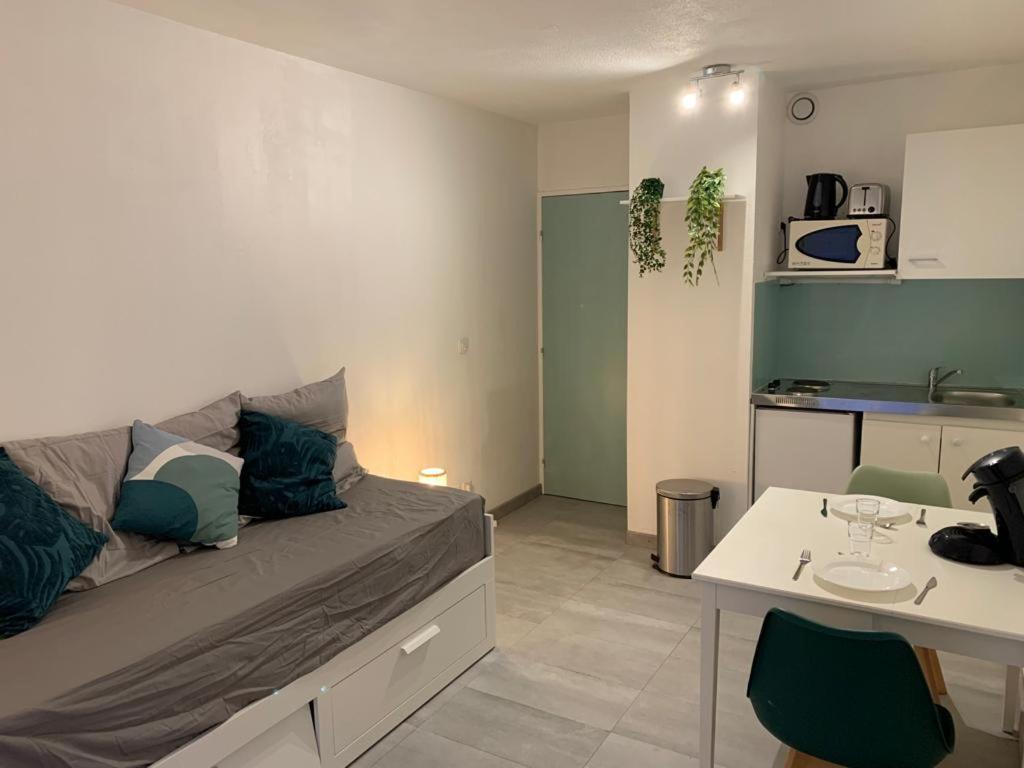 Appartement Tout Equipe A 6 Minutes De La Gare St Charles Marseille Kültér fotó